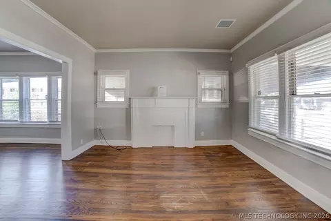 2520 E 7th St, Tulsa, OK 74104 photo 9