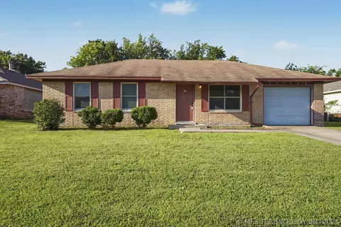528 W Denny St, Catoosa, OK 74015