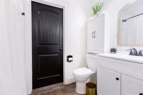 Bath - 804 E Pierce Ave, Mcalester, OK 74501 photo 1 of 2