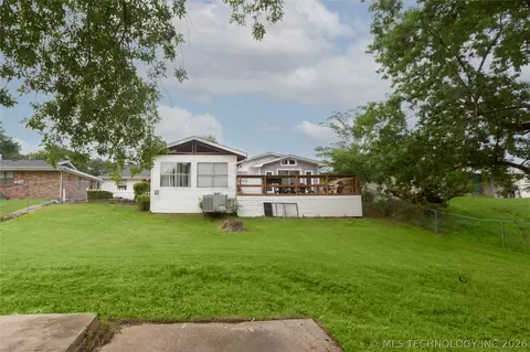 Exterior - 804 E Pierce Ave, Mcalester, OK 74501 photo 5 of 8