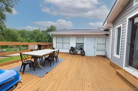 Exterior - 804 E Pierce Ave, Mcalester, OK 74501 photo 3 of 8