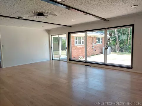 Living - 6604 E 26th Ct, Tulsa, OK 74129 photo 9 of 12