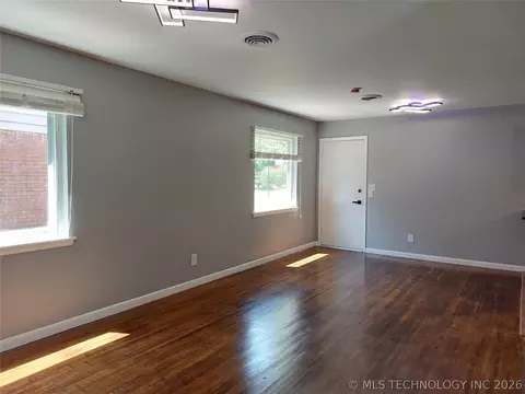 Living - 6604 E 26th Ct, Tulsa, OK 74129 photo 3 of 12