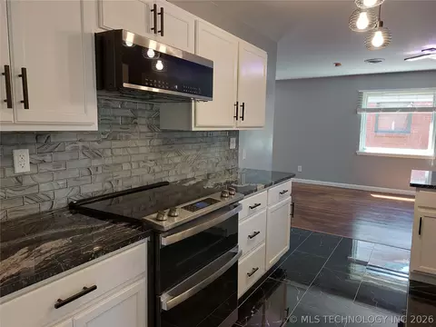 Kitchen - 6604 E 26th Ct, Tulsa, OK 74129 photo 3 of 4