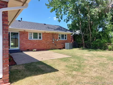 Exterior - 6604 E 26th Ct, Tulsa, OK 74129 photo 6 of 9