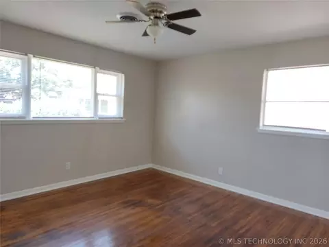 Living - 6604 E 26th Ct, Tulsa, OK 74129 photo 12 of 12