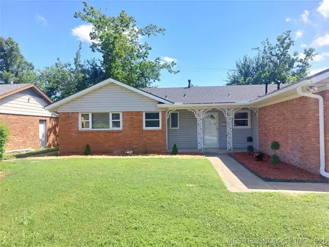 6604 E 26th Ct, Tulsa, OK 74129