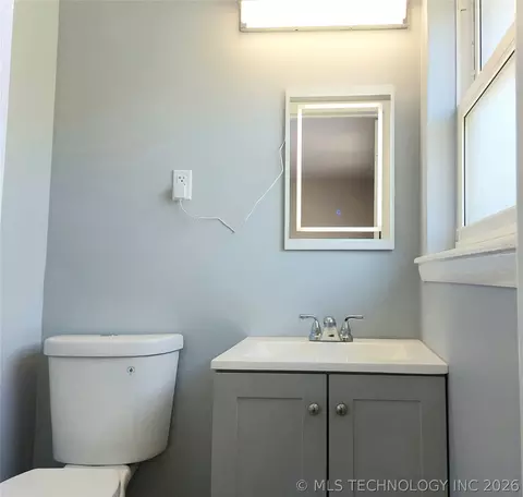 Bath - 6604 E 26th Ct, Tulsa, OK 74129 photo 7 of 7