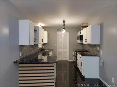 Kitchen - 6604 E 26th Ct, Tulsa, OK 74129 photo 1 of 4