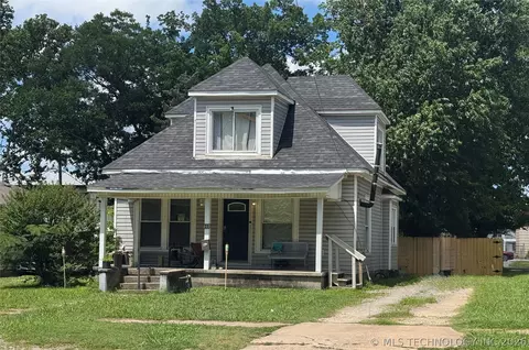 207 N State St, Wagoner, OK 74467