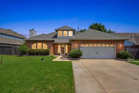 Exterior - 10907 E 74th St, Tulsa, OK 74133 photo 2 of 2