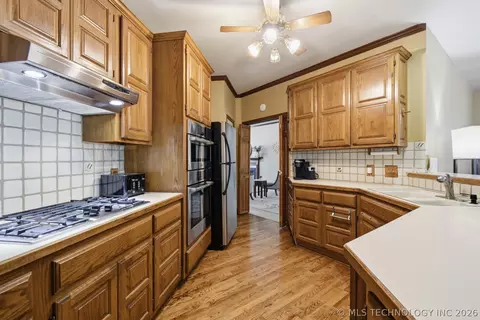 Kitchen - 10907 E 74th St, Tulsa, OK 74133 photo 1 of 2
