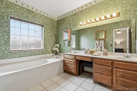Bath - 10907 E 74th St, Tulsa, OK 74133 photo 1 of 4