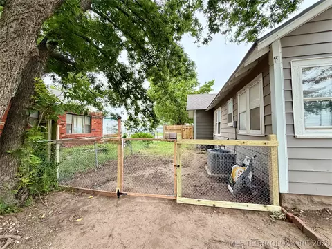 Exterior - 1002 E Walnut St, Cushing, OK 74023 photo 11 of 20