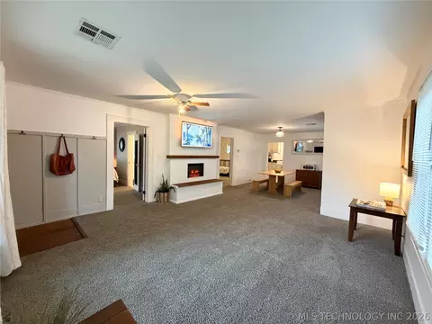 Living - 1002 E Walnut St, Cushing, OK 74023 photo 1 of 3