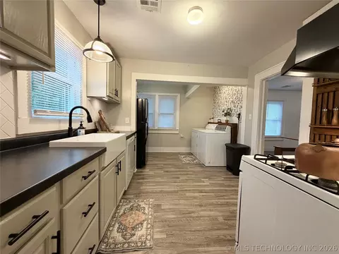 Other - 1002 E Walnut St, Cushing, OK 74023 photo 1 of 8