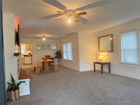 Living - 1002 E Walnut St, Cushing, OK 74023 photo 3 of 3