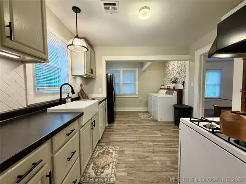 Other - 1002 E Walnut St, Cushing, OK 74023 photo 2 of 8