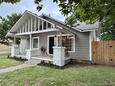 Exterior - 1002 E Walnut St, Cushing, OK 74023 photo 3 of 20