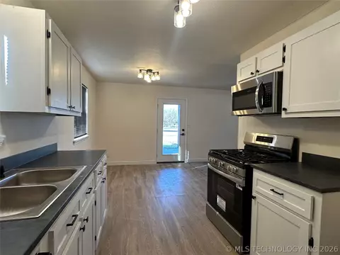 Kitchen - 1500 E 3rd St, Okmulgee, OK 74447 photo 3 of 3