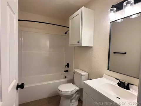 Bath - 1500 E 3rd St, Okmulgee, OK 74447 photo 1 of 1