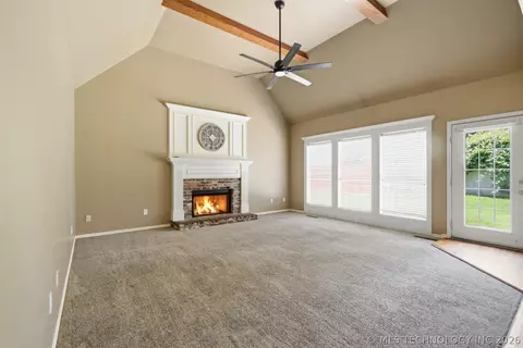 Living - 8703 E 95th Pl, Tulsa, OK 74133 photo 1 of 2
