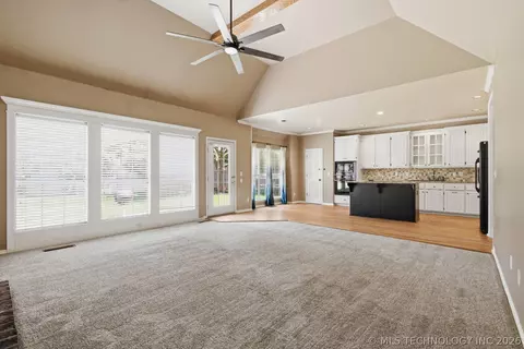 Living - 8703 E 95th Pl, Tulsa, OK 74133 photo 2 of 2
