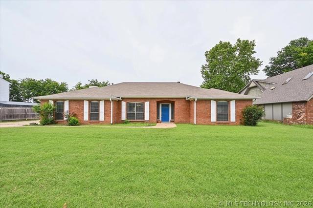 2625 W 68th St, Tulsa, OK 74132