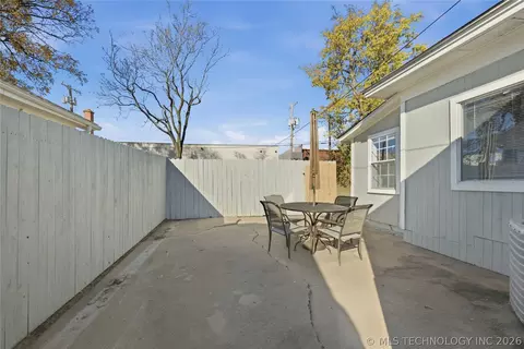 Exterior - 1633 E 4th St, Tulsa, OK 74120 photo 2 of 4