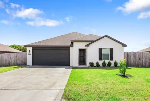 1124 N Arapahoe, Chouteau, OK 74337