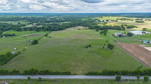681 Forest Lane Rd, Ardmore, OK 73401