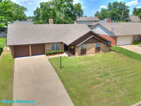 View/Area - 7317 E 58th Pl, Tulsa, OK 74145 photo 1 of 4