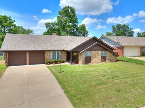 Exterior - 7317 E 58th Pl, Tulsa, OK 74145 photo 3 of 6