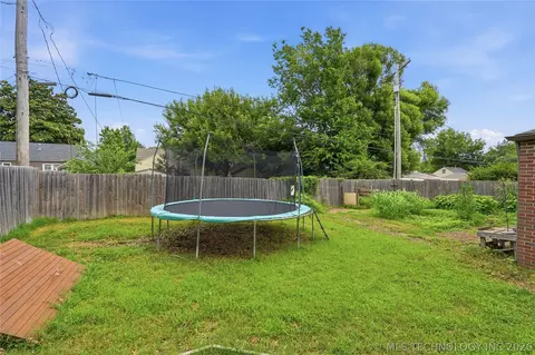 Exterior - 4513 E 8th St, Tulsa, OK 74112 photo 6 of 8