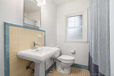 Bath - 4513 E 8th St, Tulsa, OK 74112 photo 4 of 6