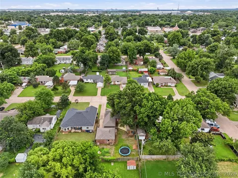 View/Area - 4513 E 8th St, Tulsa, OK 74112 photo 3 of 4