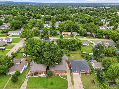 View/Area - 4513 E 8th St, Tulsa, OK 74112 photo 2 of 4