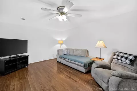 Other - 1417 E Oak St, Cushing, OK 74023 photo 2 of 11