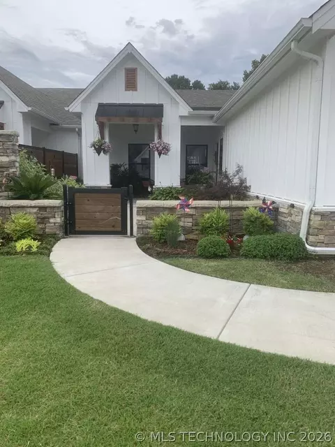 1935 W Imperial Pl, Broken Arrow, OK 74011
