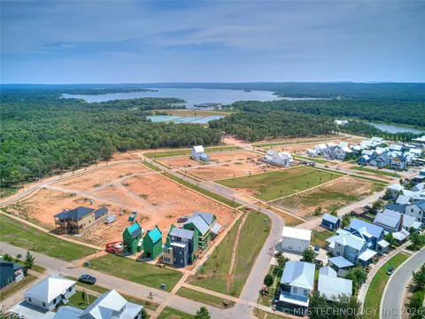 44 Redbud St, Carlton Landing, OK 74432