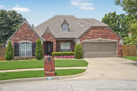 912 W Juneau St, Broken Arrow, OK 74012