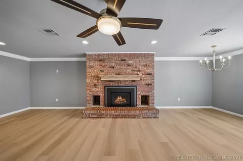 Living - 1863 E 57th Pl, Tulsa, OK 74105 photo 4 of 4