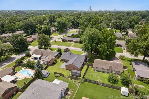 View/Area - 1863 E 57th Pl, Tulsa, OK 74105 photo 1 of 2