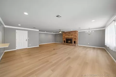 Living - 1863 E 57th Pl, Tulsa, OK 74105 photo 2 of 4
