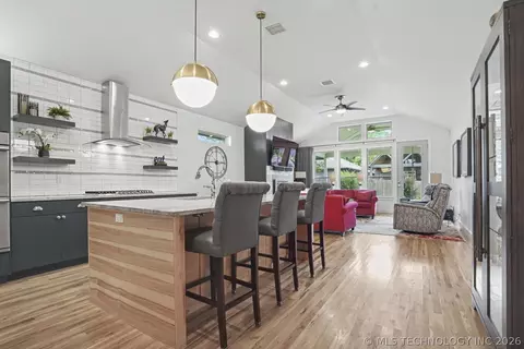 1014 E 38th Pl, Tulsa, OK 74105 photo 8