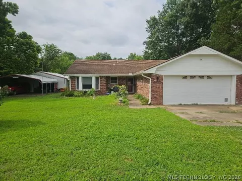 621 E 56th St S, Muskogee, OK 74403