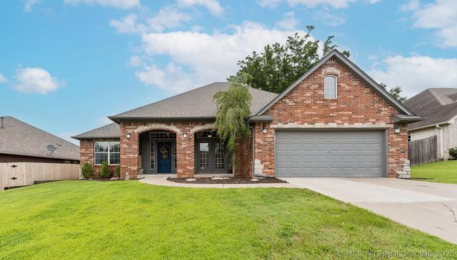 521 S 63rd Pl, Broken Arrow, OK 74014