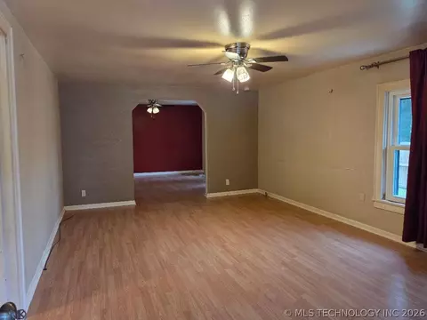 Living - 214 S 4th, Eufaula, OK 74432 photo 2 of 9
