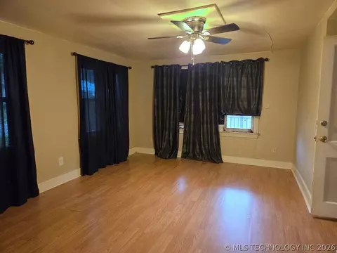 Living - 214 S 4th, Eufaula, OK 74432 photo 8 of 9