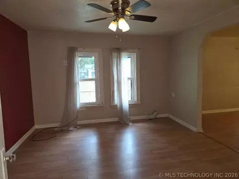 Living - 214 S 4th, Eufaula, OK 74432 photo 6 of 9